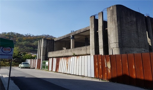 제7차 공사중단 건축물 정비 선도사업 대상지에 선정된 강원 태백시 운동시설. <국토교통부 제공>